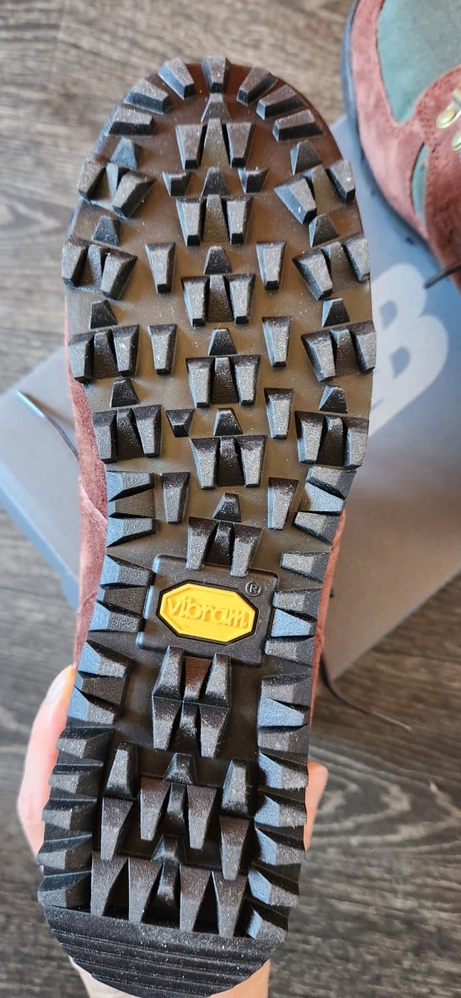 Замшевые New Balance в розово-серой расцветке US-эксклюзив
